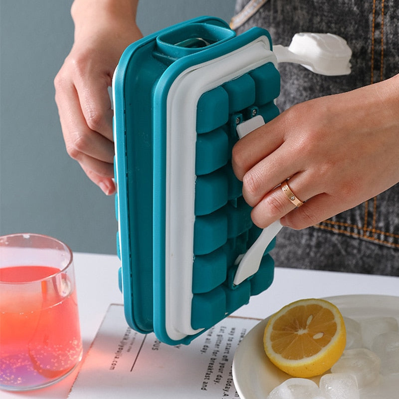 Ice cube maker